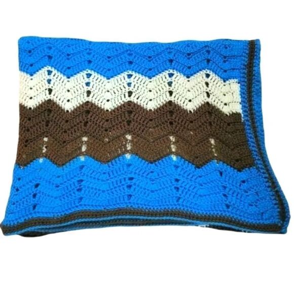 Handcrafted Grandma Crochet Knit Afghan Throw Blanket in Coastal Waters Blue - Picture 5 of 6